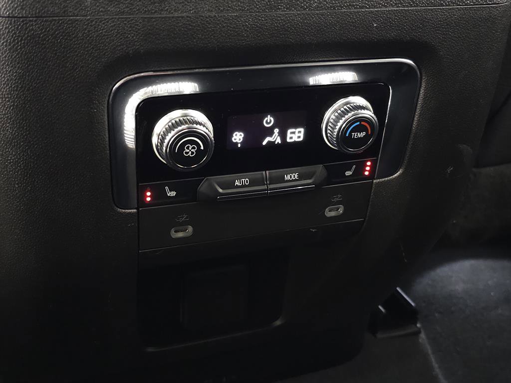 Used 2023 GMC Yukon Denali image 37