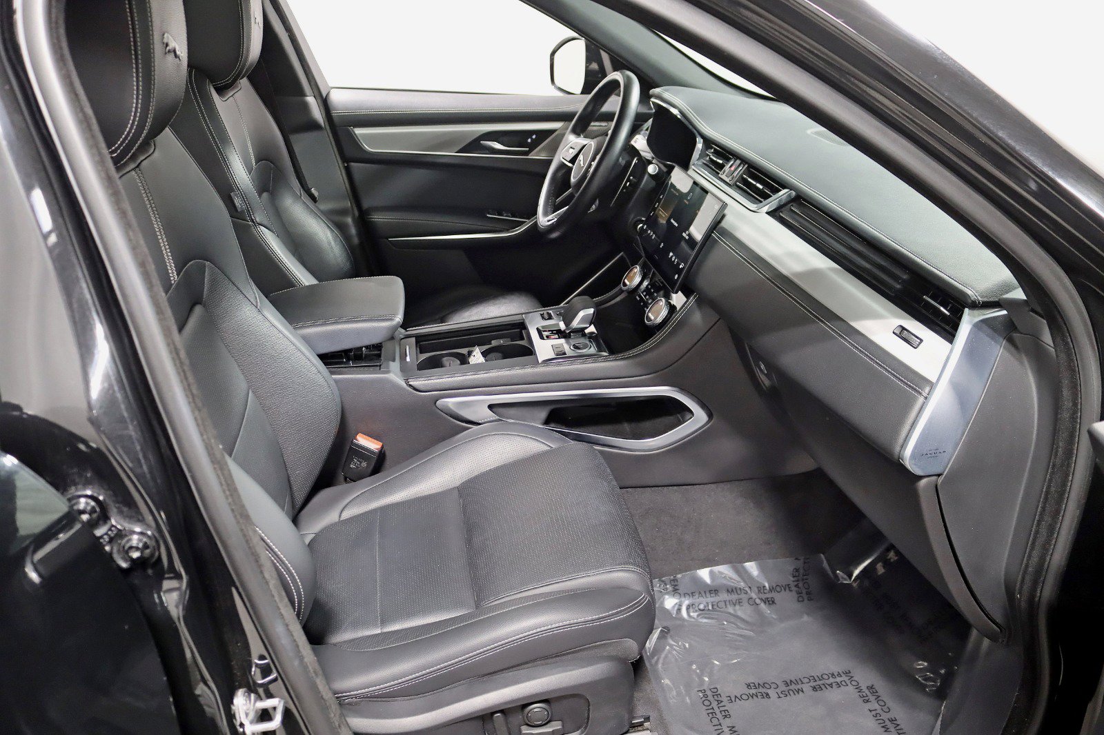 Used 2024 Jaguar F-PACE R-Dynamic S image 29