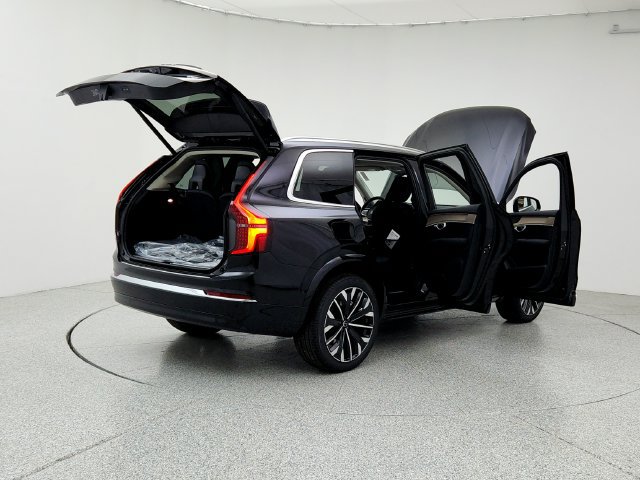 New 2026 Volvo XC90 B6 Plus w/ Protection Package Premier AWD/4WD image 11