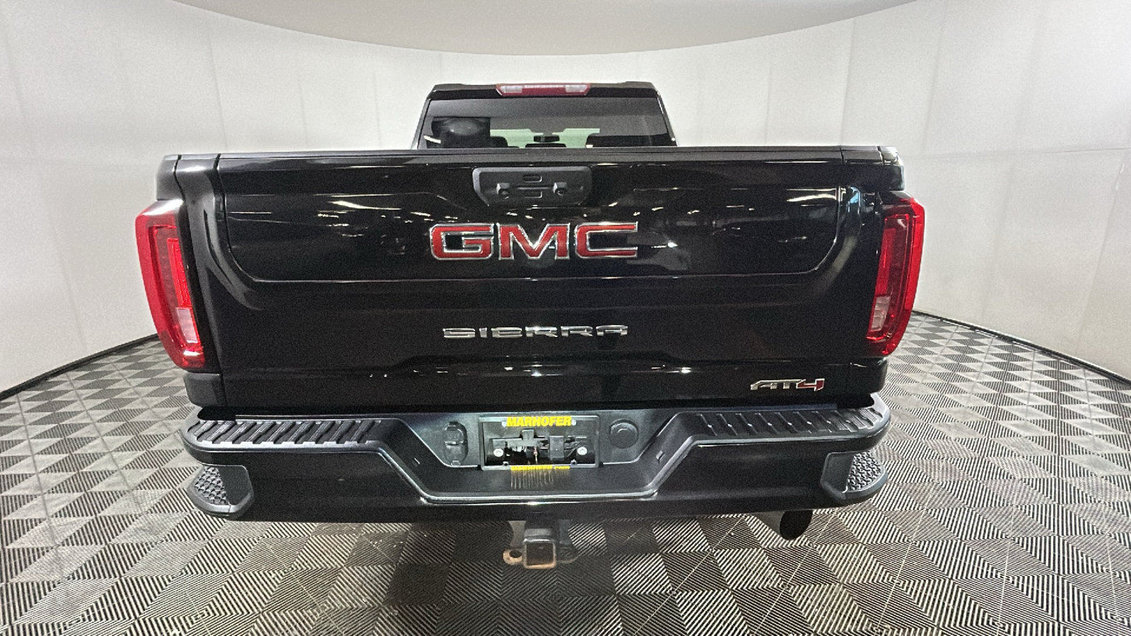 Used 2022 GMC Sierra 3500 AT4 AWD/4WD image 4
