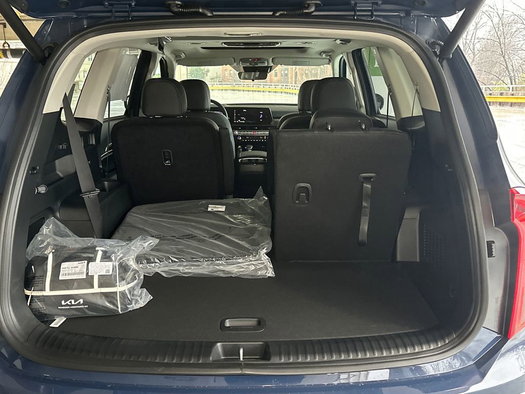 New 2025 Kia Telluride S image 6