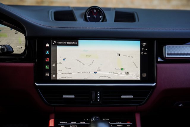 Used 2023 Porsche Cayenne Platinum Edition image 30