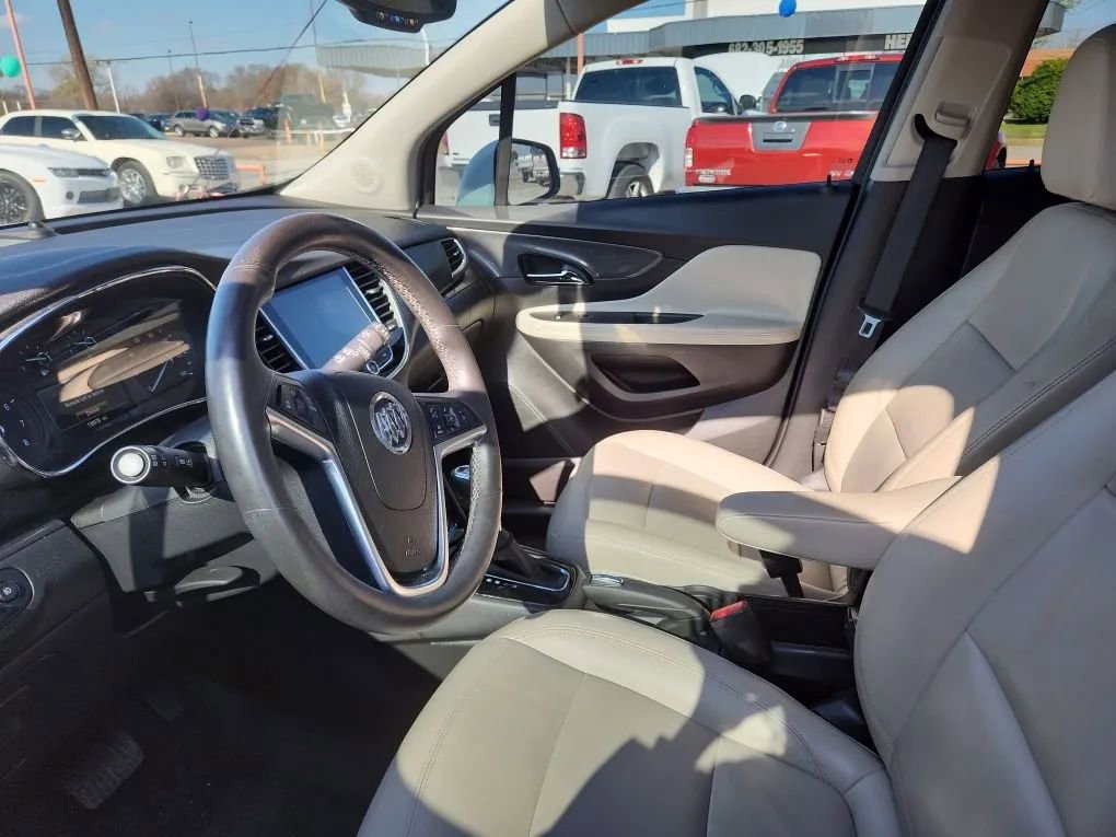 Used 2017 Buick Encore Essence image 3