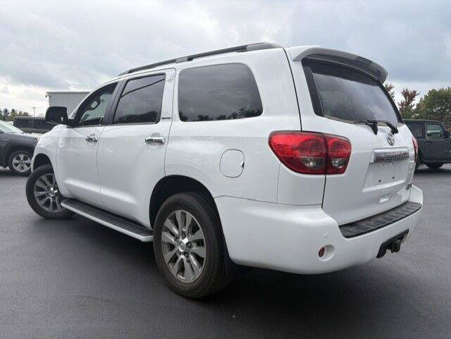 Used 2015 Toyota Sequoia Limited AWD/4WD image 11