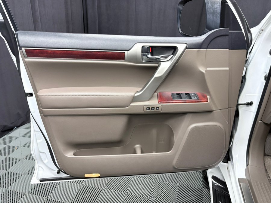 Used 2013 Lexus GX 460 Premium AWD/4WD image 22