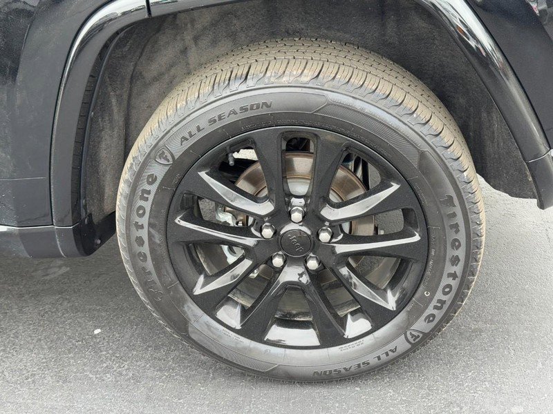 Used 2021 Jeep Grand Cherokee Laredo X AWD/4WD image 7