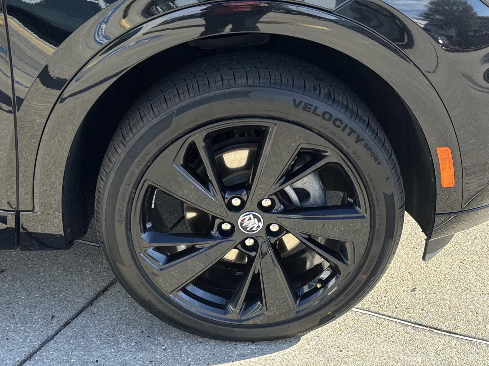 Used 2022 Buick Envision Essence w/ Sport Touring Package image 4