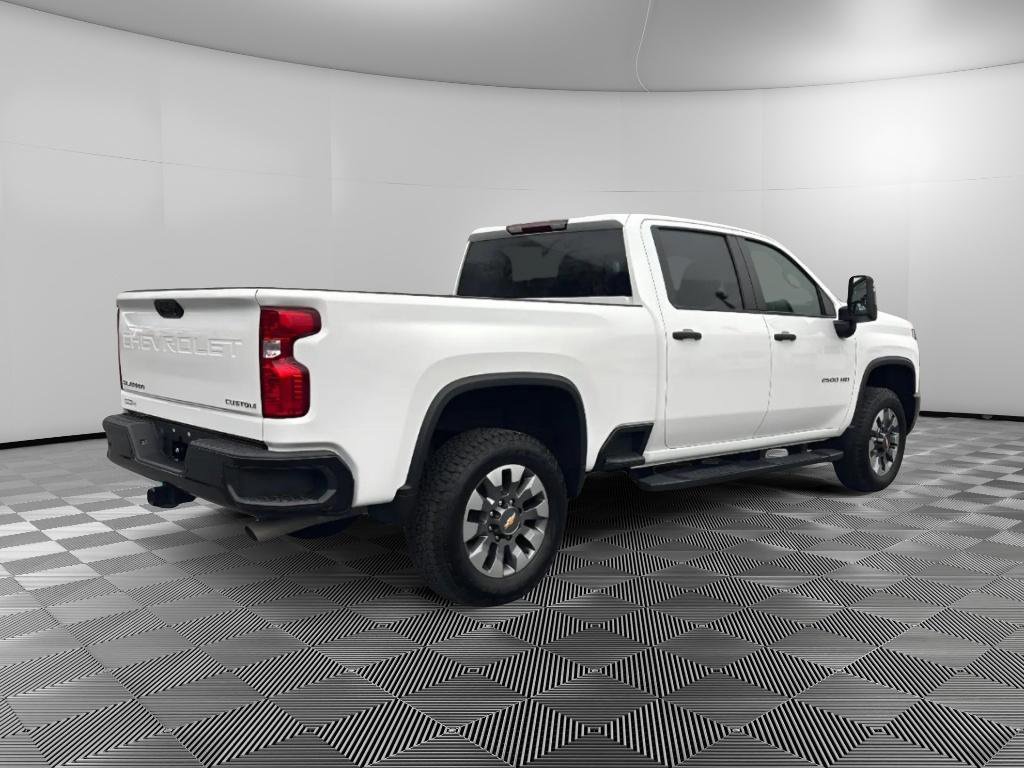 Used 2024 Chevrolet Silverado 2500 Custom w/ Custom Value Package image 4