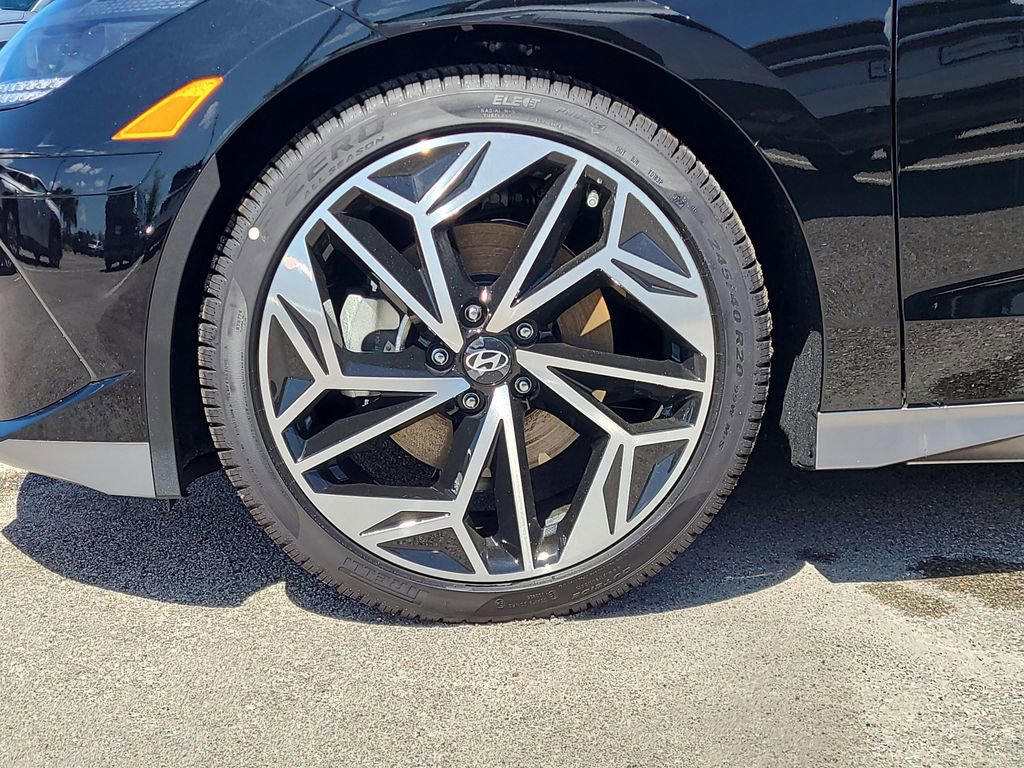 New 2025 Hyundai Ioniq 6 SEL image 3