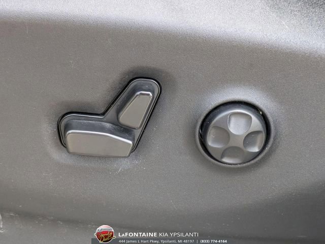 Used 2021 Chrysler Pacifica Limited AWD/4WD image 13