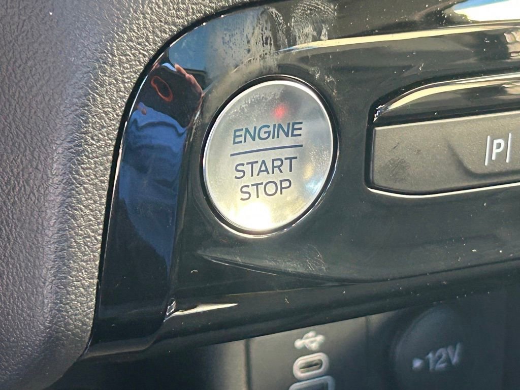 Certified 2024 Ford Escape SE w/ PHEV Premium Package image 44