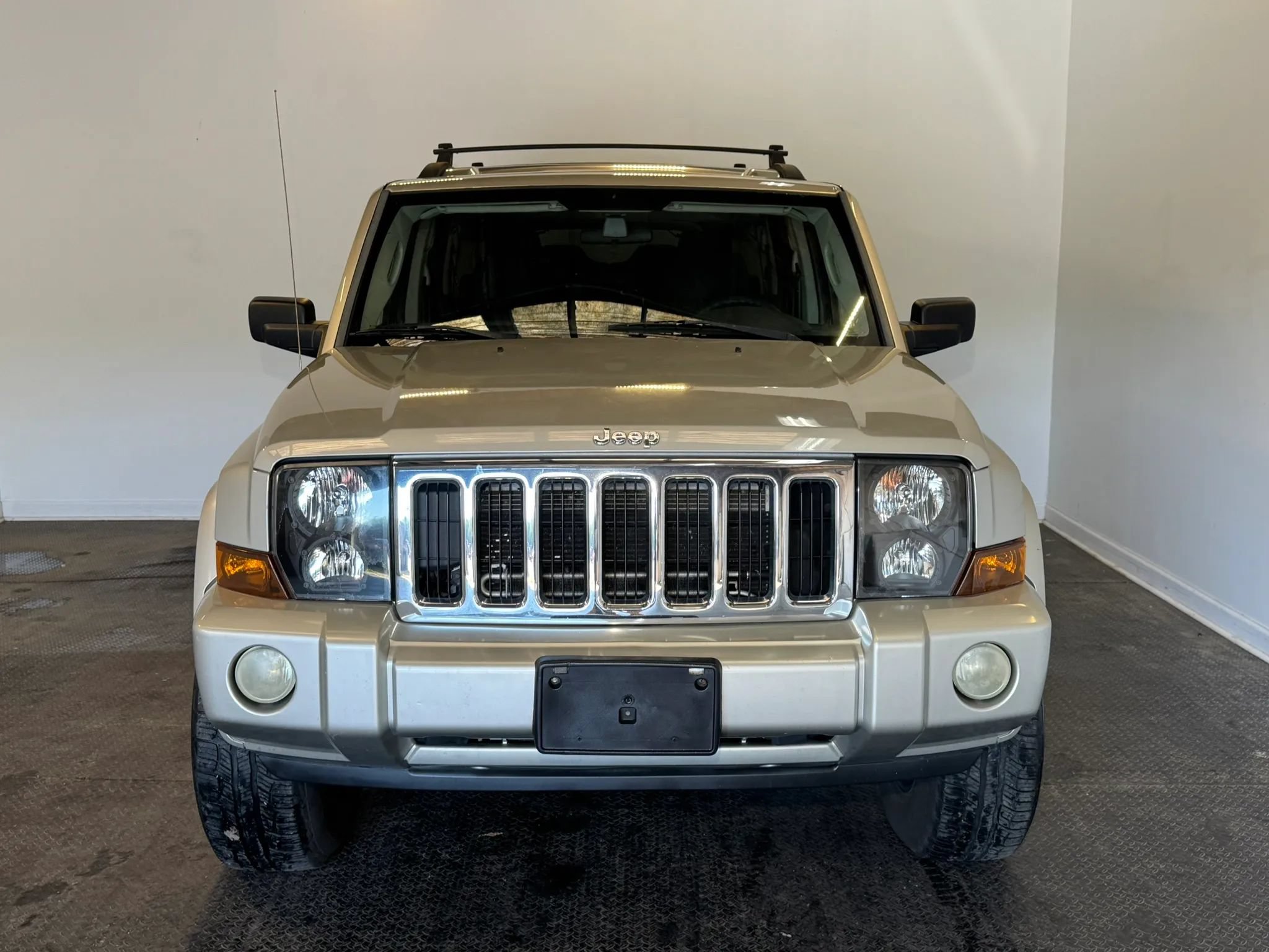 Used 2008 Jeep Commander Sport AWD/4WD image 2