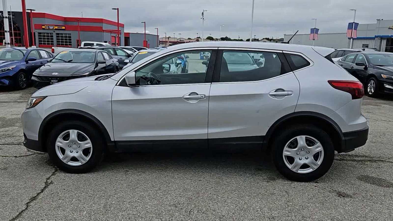 Used 2018 Nissan Rogue Sport S AWD/4WD image 5