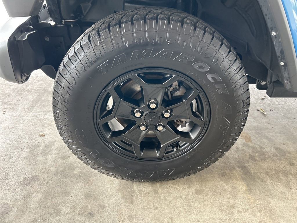 Used 2022 Jeep Gladiator Willys image 15