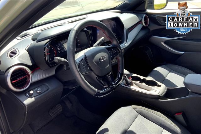 Used 2024 Chevrolet Trax RS w/ Sunroof Package image 12