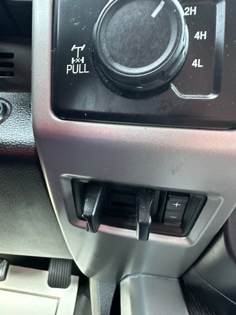 Used 2021 Ford F350 Lariat w/ Lariat Ultimate Package AWD/4WD image 38