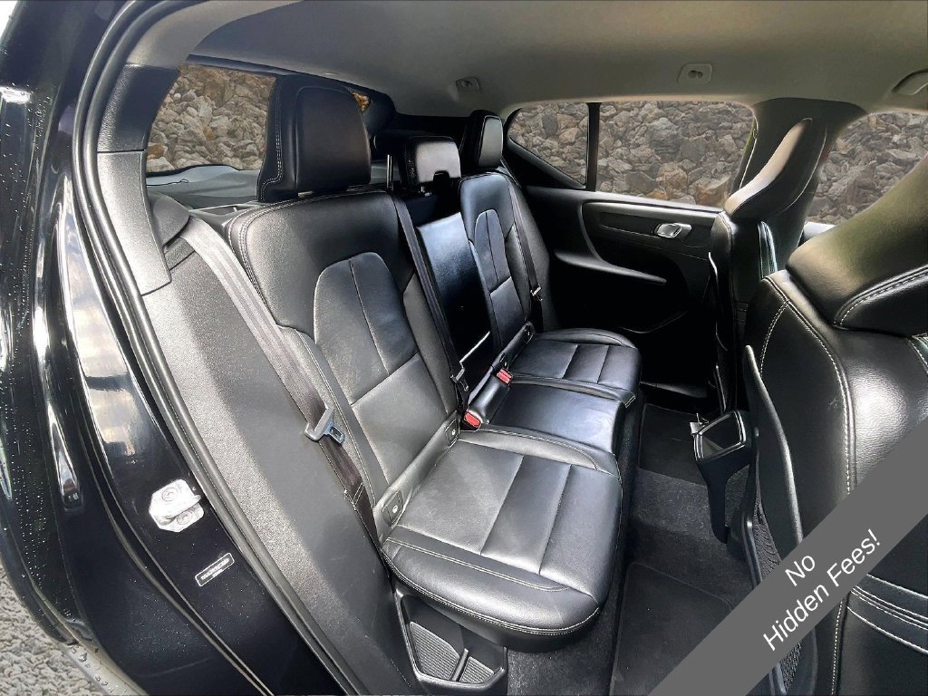 Used 2021 Volvo XC40 T4 Momentum FWD image 24