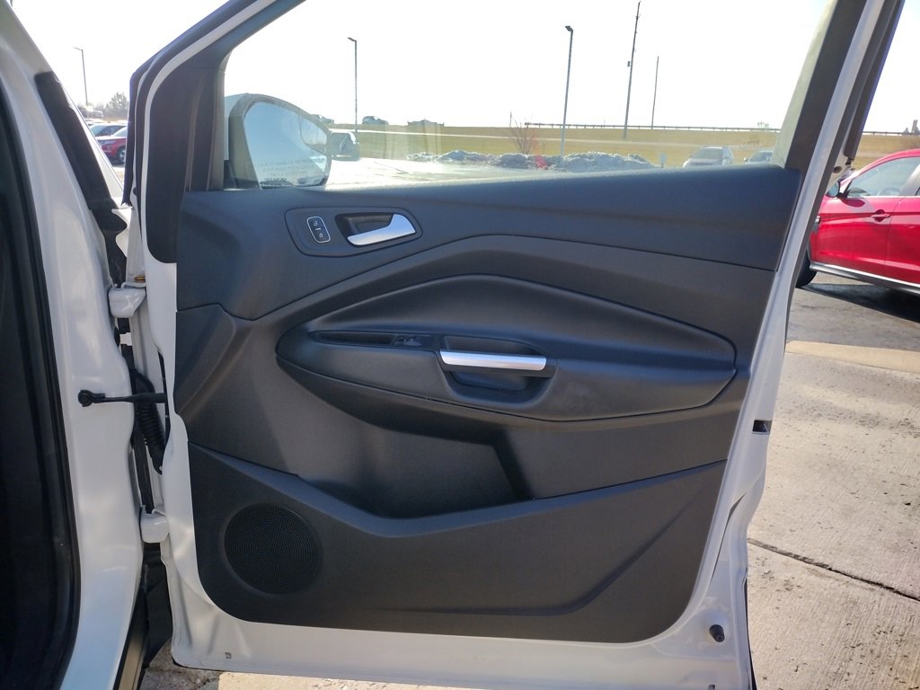 Used 2017 Ford Escape SE w/ Equipment Group 201A image 24