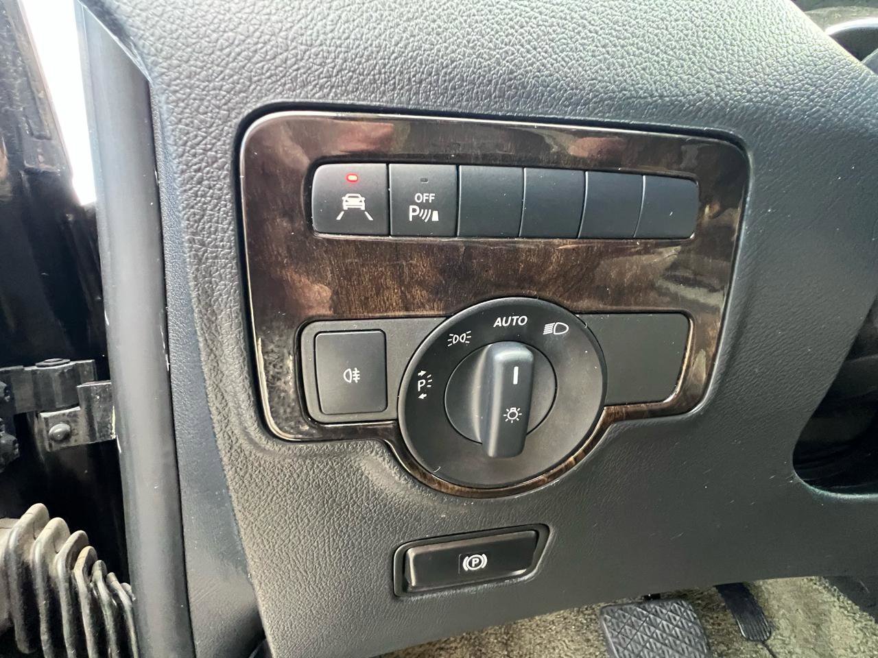 Used 2018 Mercedes-Benz Metris Passenger Van image 21