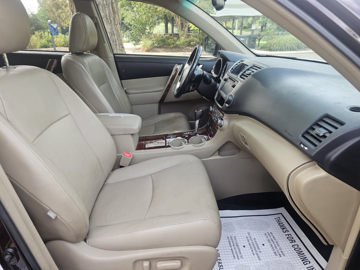 Used 2013 Toyota Highlander Limited FWD image 53