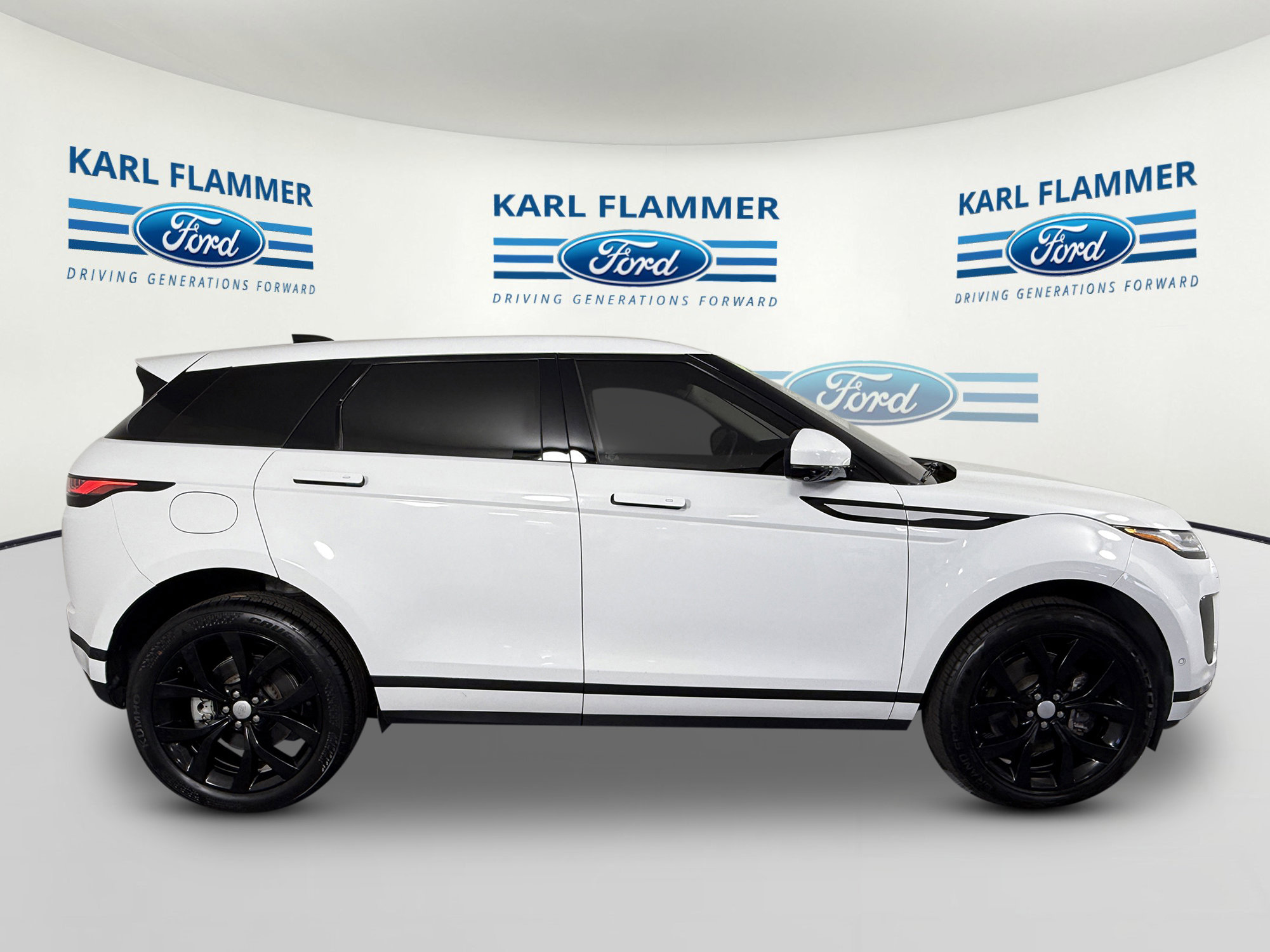 Used 2021 Land Rover Range Rover Evoque SE AWD/4WD image 2