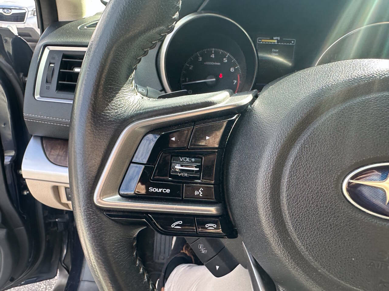 Used 2018 Subaru Outback 3.6R Limited AWD/4WD image 16