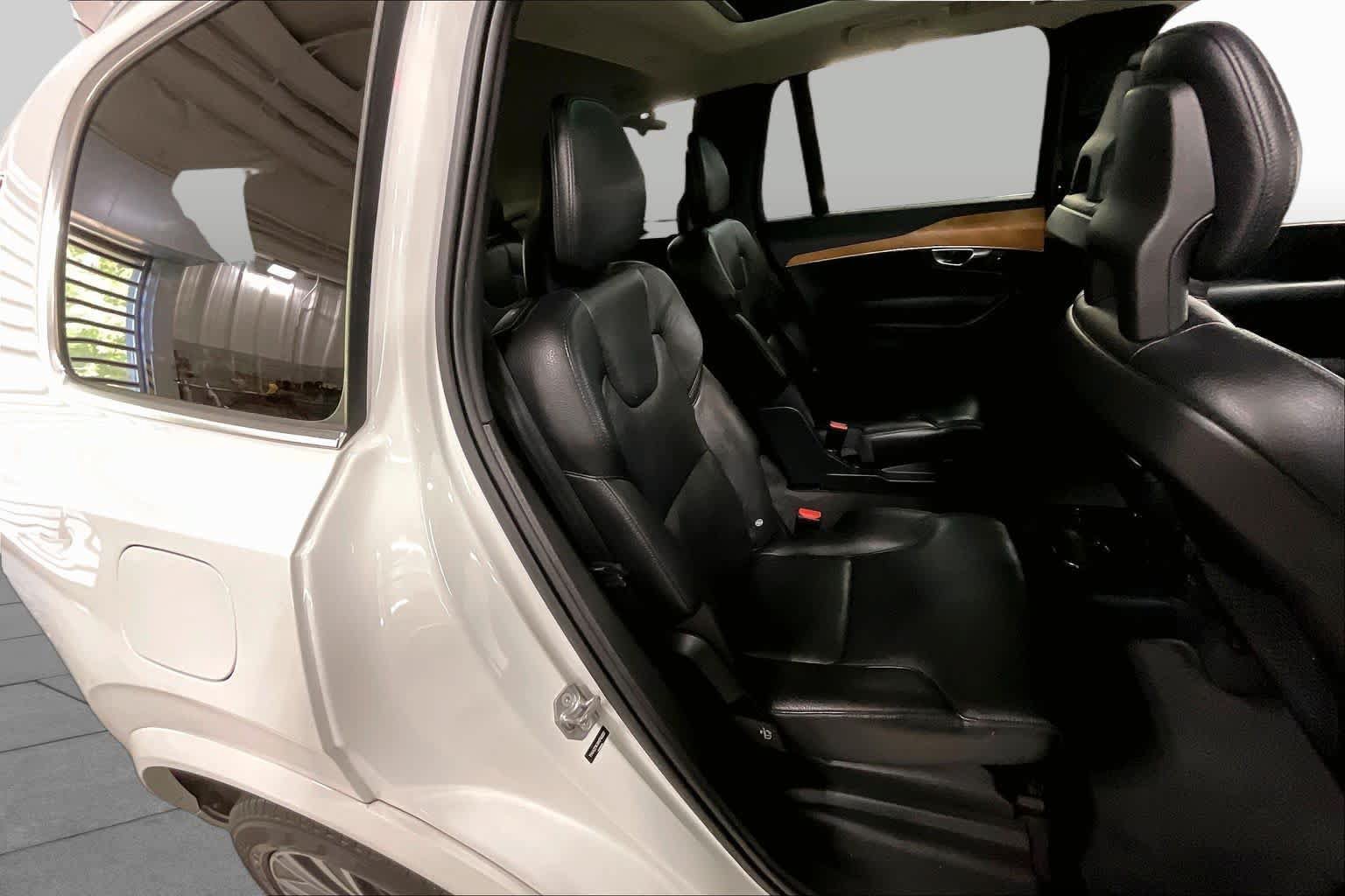 Used 2021 Volvo XC90 T6 Momentum w/ Climate Package AWD/4WD image 20
