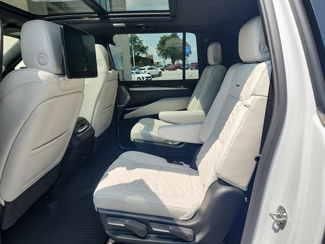 New 2026 Cadillac Escalade ESV Platinum Luxury w/ LPO, Radiant Package AWD/4WD image 6
