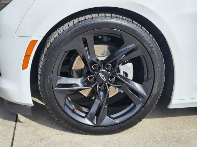 Used 2021 Chevrolet Camaro LT image 17