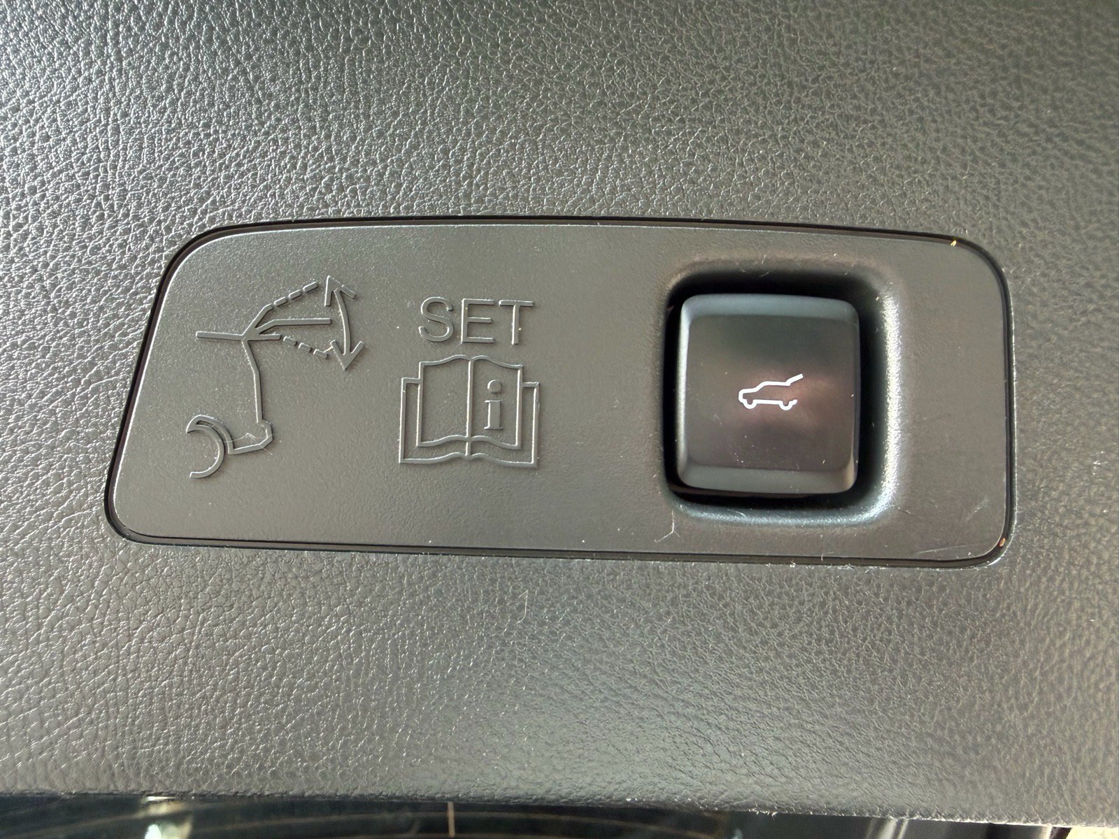 Certified 2023 Lincoln Corsair AWD w/ Equipment Group 101A image 18