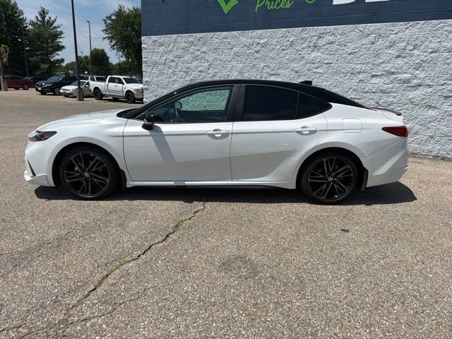 Used 2025 Toyota Camry XSE w/ Premium Plus Package AWD/4WD image 2
