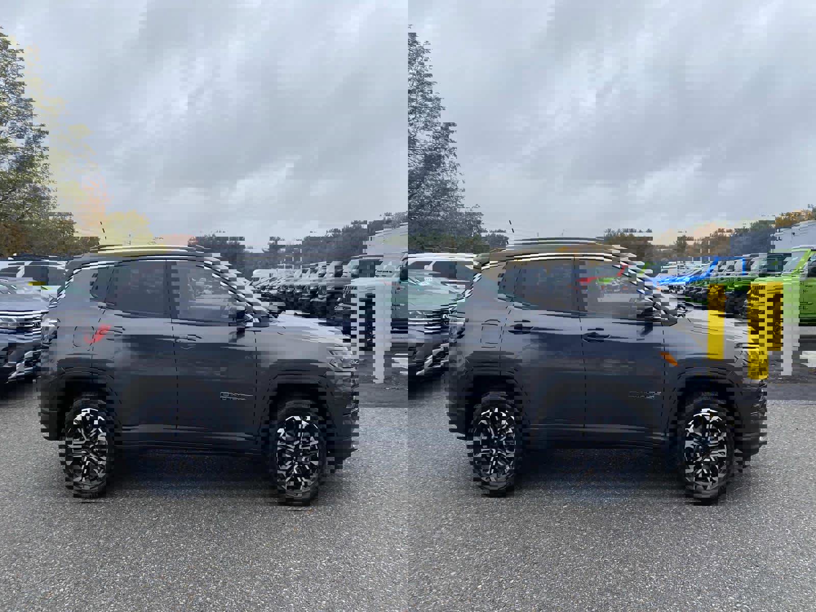 Certified 2022 Jeep Compass Limited w/ Sun and Sound Group image 2