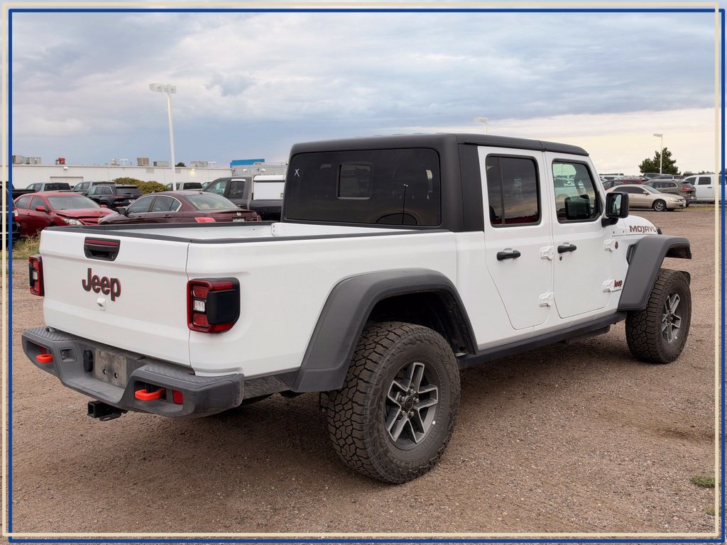 Used 2026 Jeep Gladiator Mojave AWD/4WD image 3