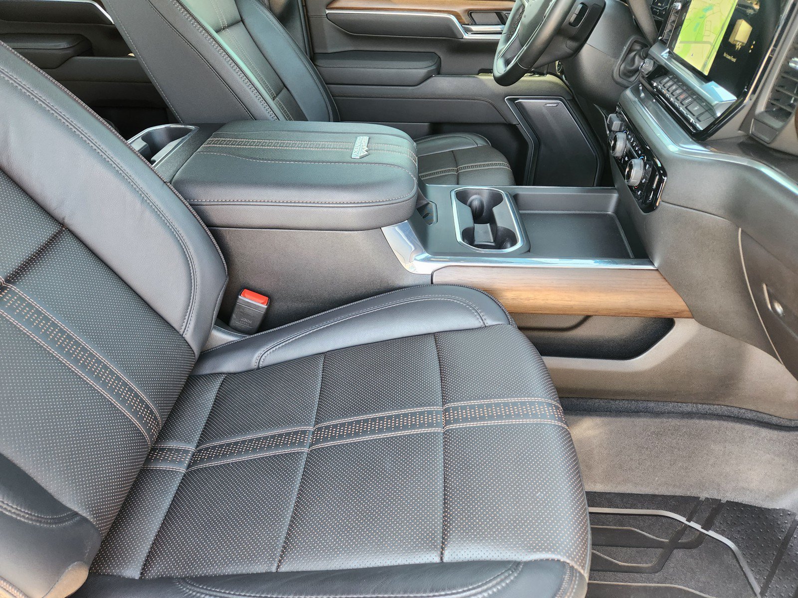 Used 2025 Chevrolet Silverado 3500 High Country w/ Technology Package AWD/4WD image 12