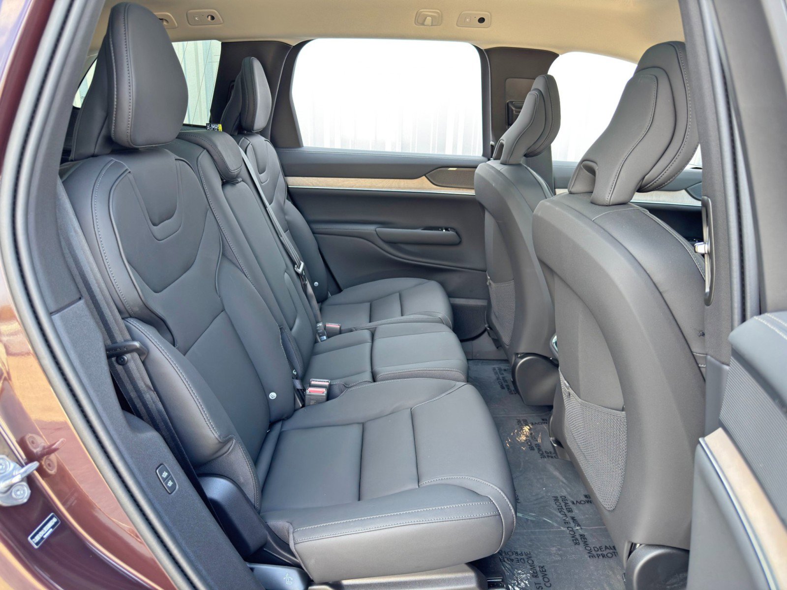 Used 2025 Volvo EX90 Ultra image 43