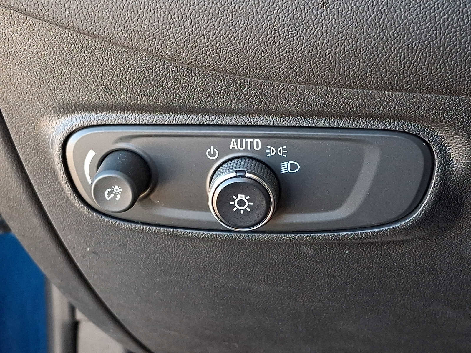 Used 2023 Chevrolet Equinox LT w/ LPO, Floor Liner Package image 24