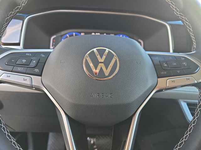 Used 2025 Volkswagen Taos SEL image 23