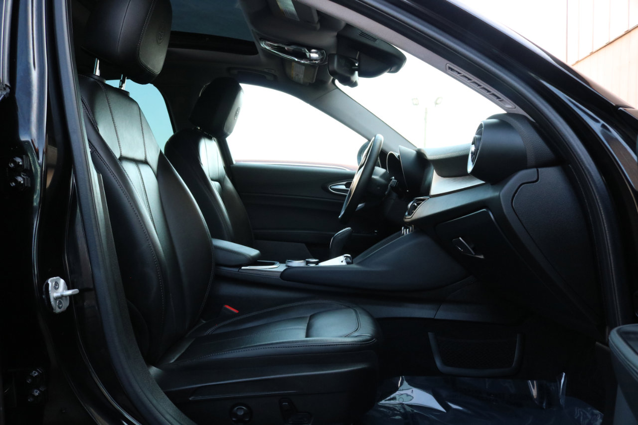 Used 2021 Alfa Romeo Giulia Ti w/ Nero Edizione image 48