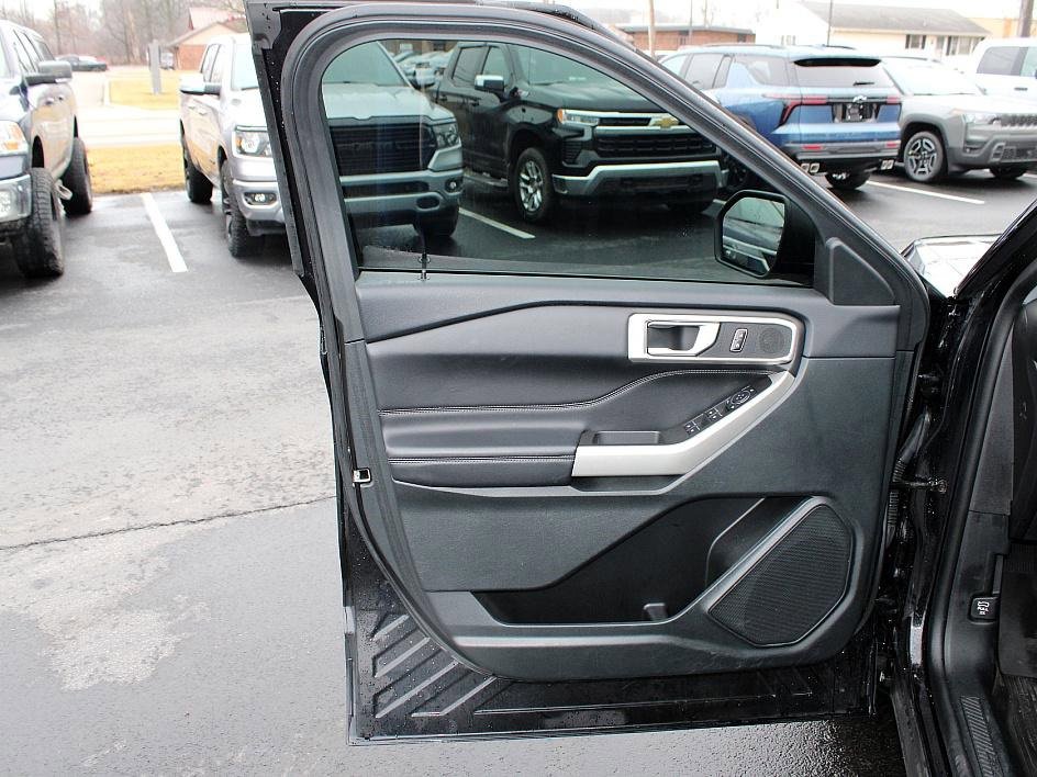 Used 2023 Ford Explorer XLT w/ Equipment Group 202A image 12