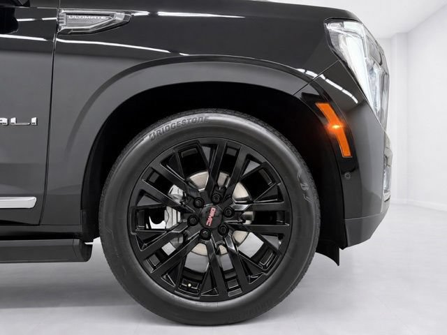 Used 2025 GMC Yukon Denali Ultimate AWD/4WD image 8