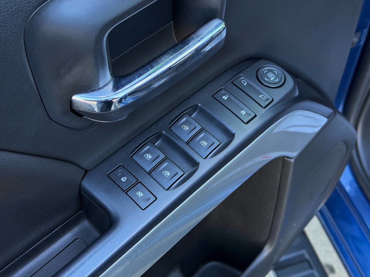 Used 2017 Chevrolet Silverado 1500 LT w/ All Star Edition image 28