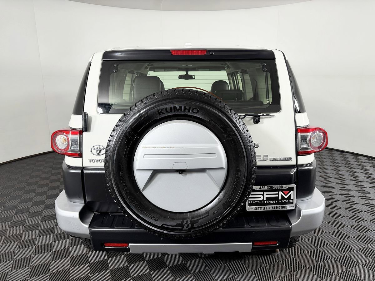 Used 2013 Toyota FJ Cruiser 4WD image 10