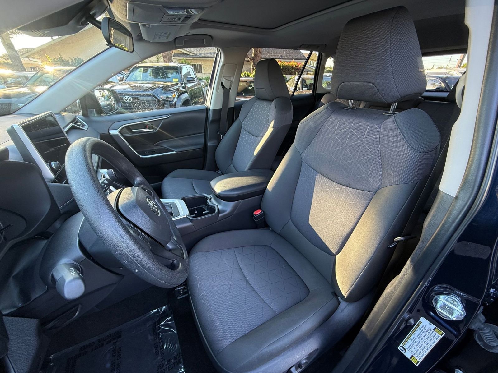 Used 2025 Toyota RAV4 XLE image 33