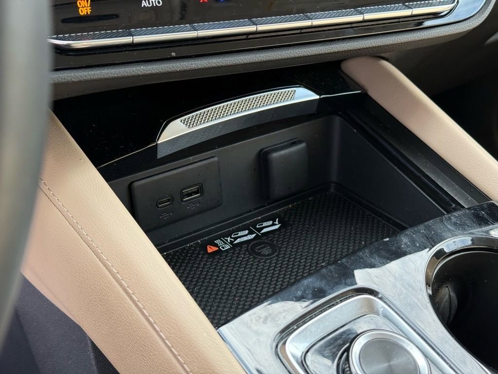 Used 2025 Buick Envision Preferred image 26