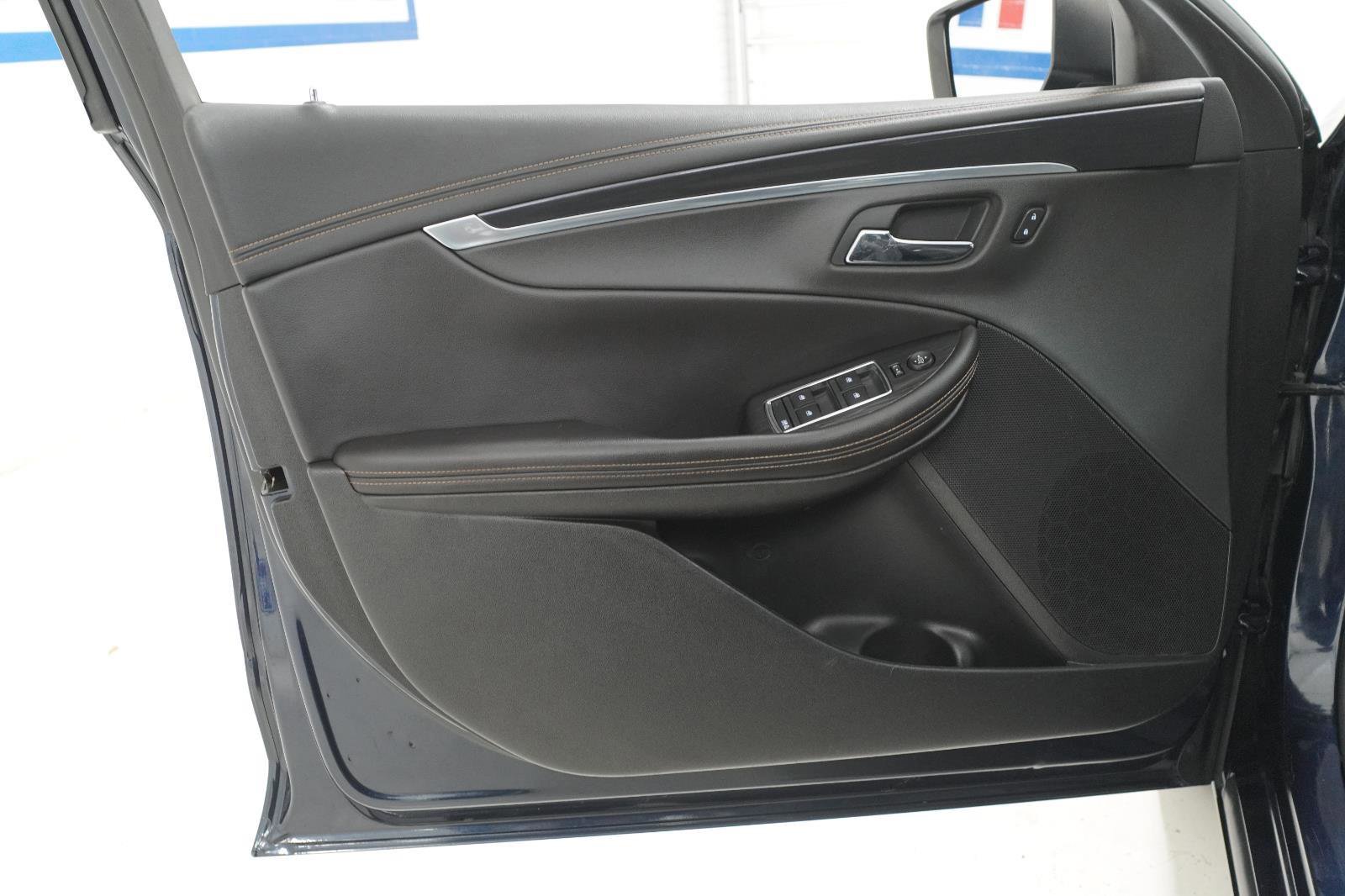 Used 2019 Chevrolet Impala LT FWD image 10