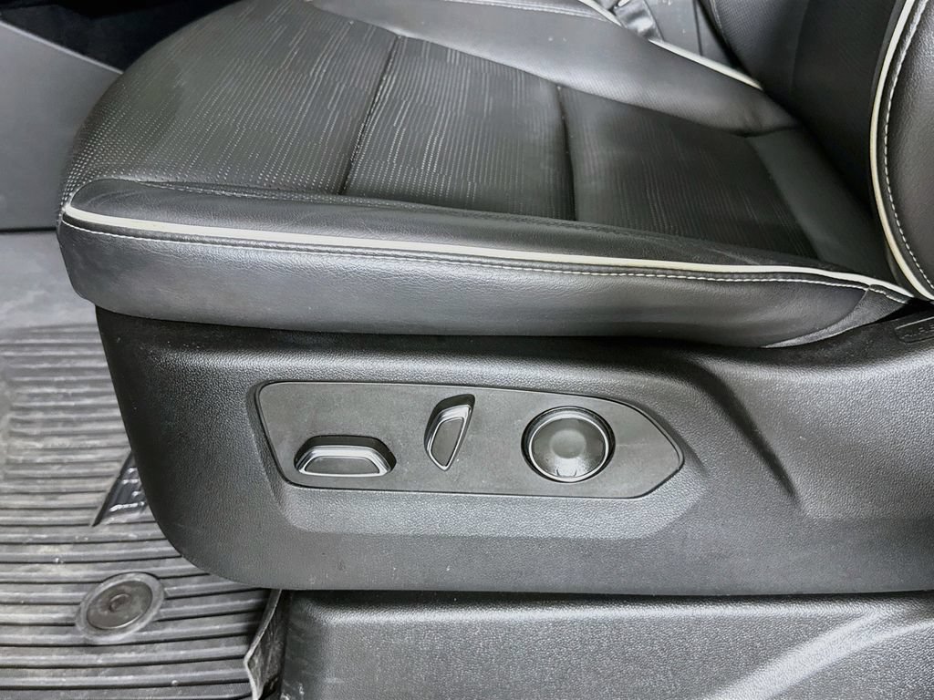 Used 2023 Cadillac Escalade Sport w/ LPO, ONYX Package AWD/4WD image 20
