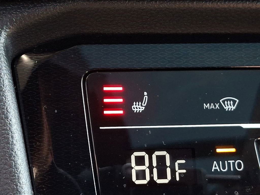 Certified 2025 Volkswagen Taos SE AWD/4WD image 24