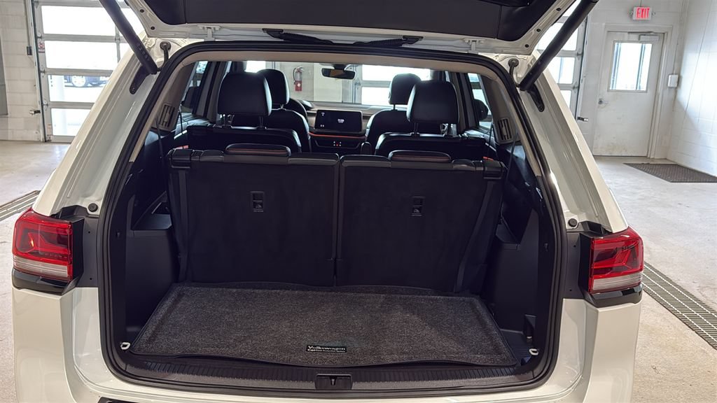 Used 2024 Volkswagen Atlas Peak Edition SEL AWD/4WD image 18