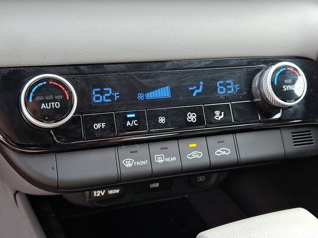 Used 2023 Hyundai Elantra SEL FWD image 15