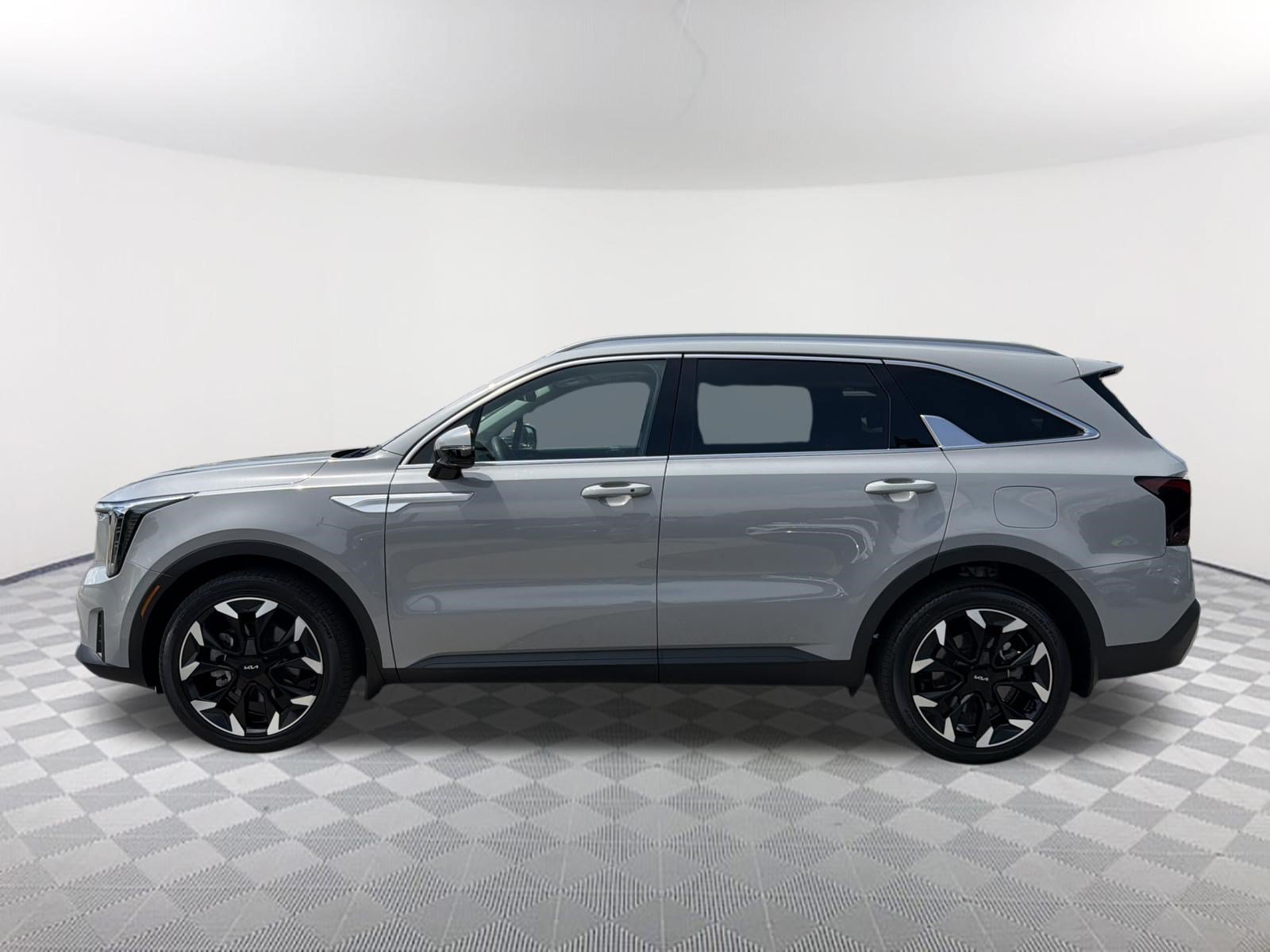 Used 2025 Kia Sorento EX w/ Panoramic Sunroof Package FWD image 14